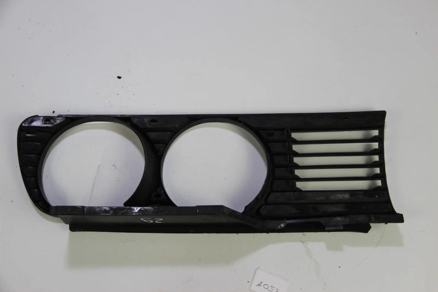 Original BMW E30 Scheinwerfer Umrandung Ziergitter Rechts Grille 1876092