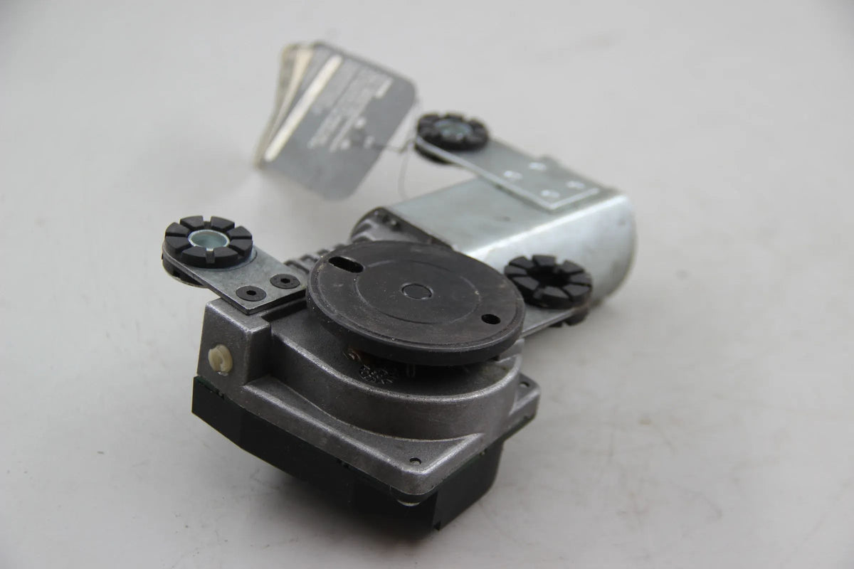 Original BMW E39 520i 523i-540i Touring Wischermotor Heckscheibe 61628361640