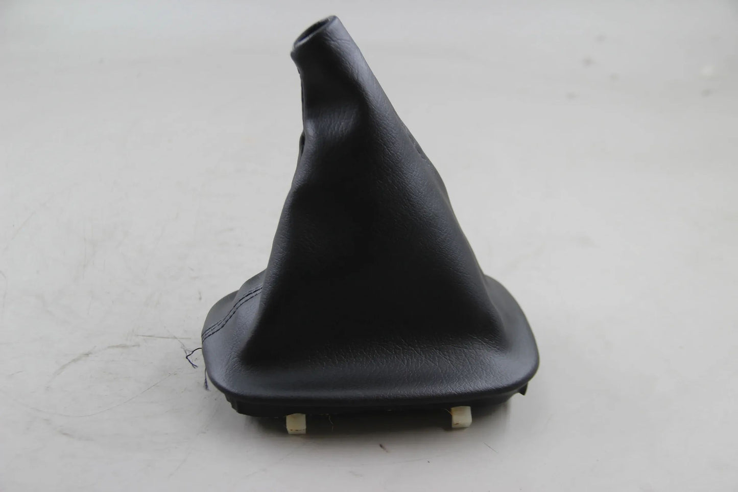 Original BMW E28 Schalthebelabdeckung Kunstleder schwarz NOS NLA 25111208772