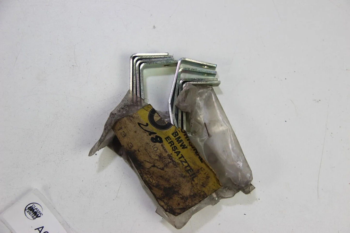 NEU Original BMW E12 520 M10 Winkel Menge 10 NOS 13311257936 Bracket Angle