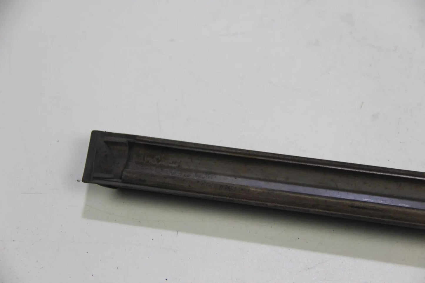 Original BMW E30 VFL 316i-325i Stossleiste Seitenwand hinten links Chrom 1876133