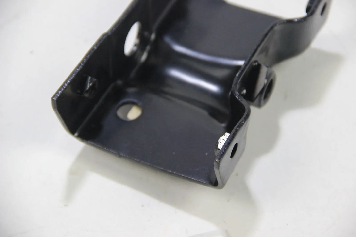 Original BMW E32 730i-750iLS Halter vorne Stoßstange Bumper 51111938189