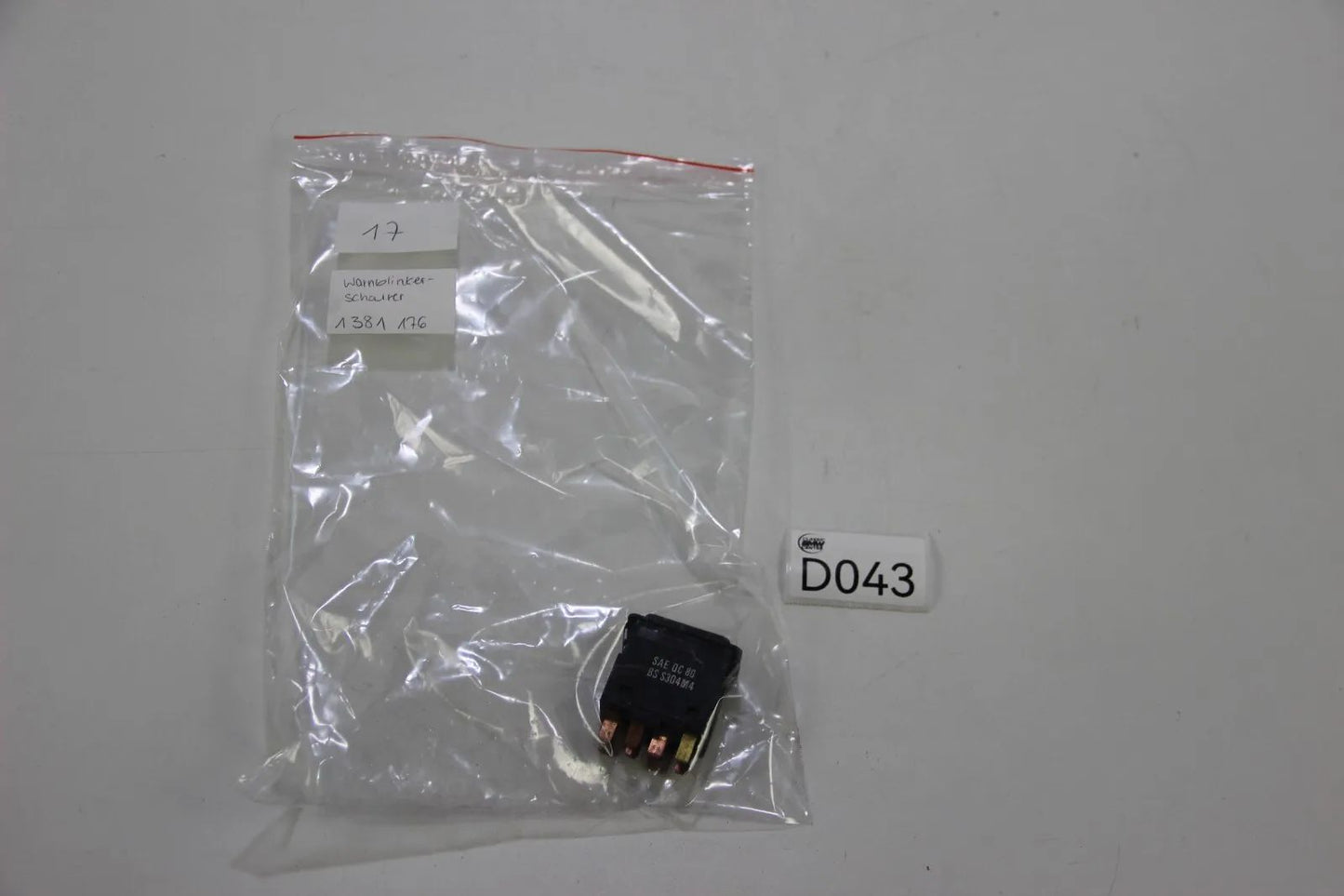 Original BMW E30 E24 E28 E23 Warnblinkleuchte Schalter / Gefahrenhinweis 1381176