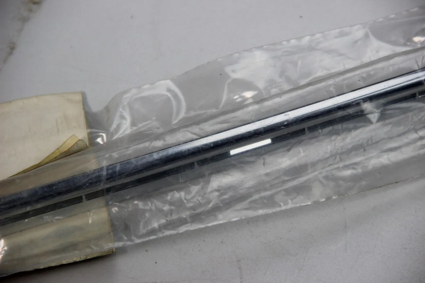 NEU ORIGINAL BMW 8184505 E39 5er Blende Links hinten zierleiste