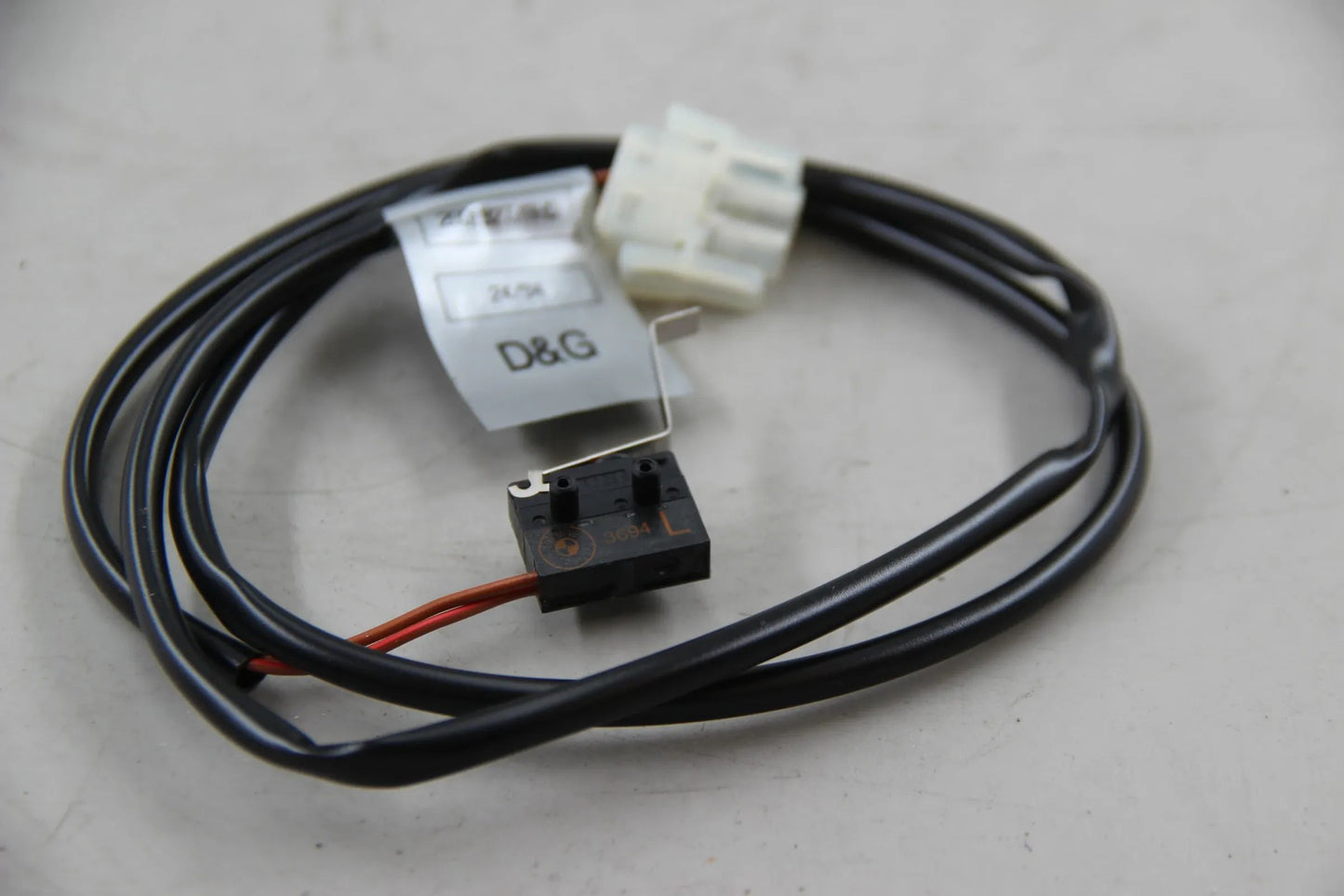 Original BMW E31 840i Mikroschalter Lehnenverriegelung "L" 61318354129