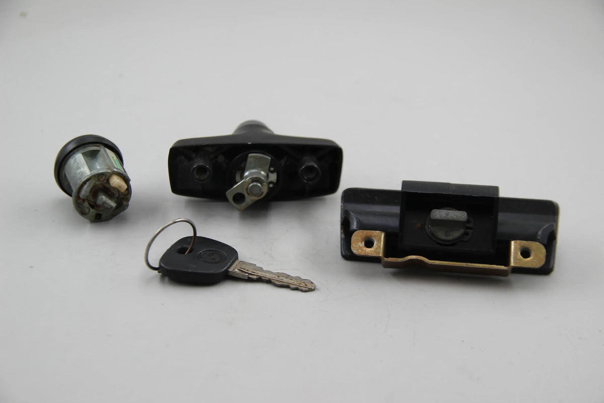 Original BMW E30 Reparatursatz Gleichschliessung OHNE Türschloss 51211904727