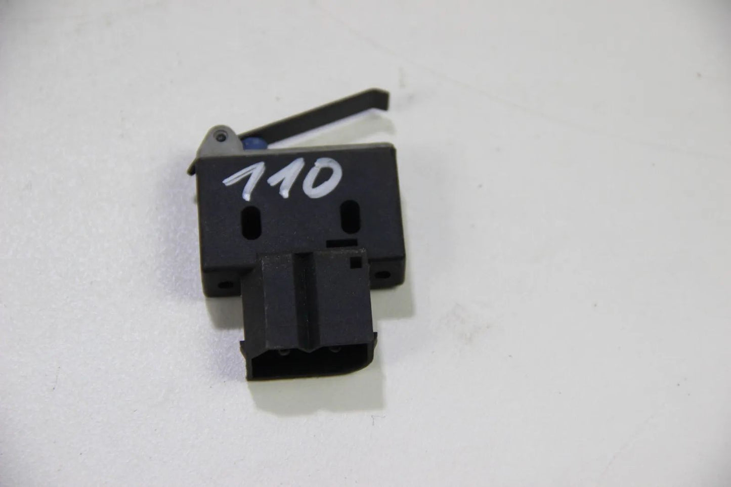 Original BMW E30 318i 320i 325i M3 E32 7er Mikroschalter Switch 65751378070