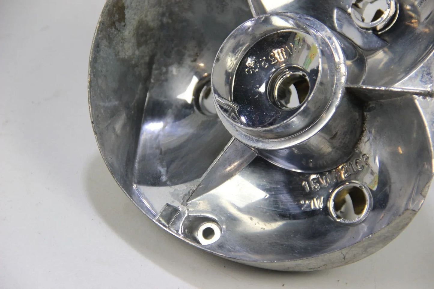 BMW E10 1502 1602 1802 2002 ti Rückleuchte Lampenträger Rundleuchter Li 2245-U2