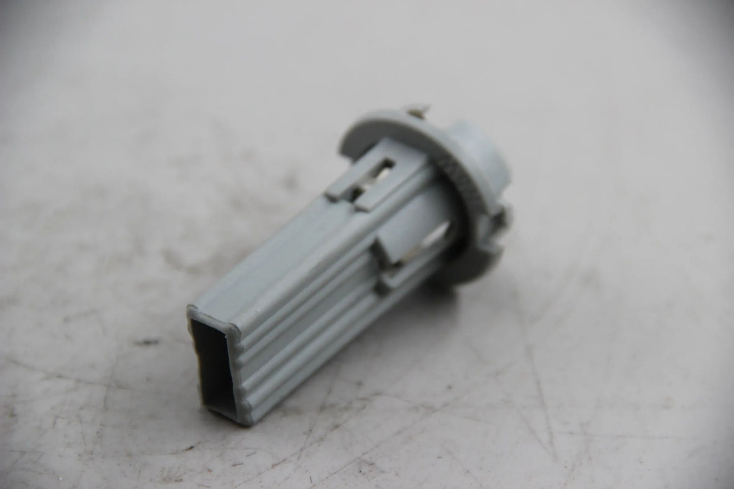 Original BMW E36 316i-328i M3 E38 728i-750i L7 Lampenfassung NOS NLA 63211387364