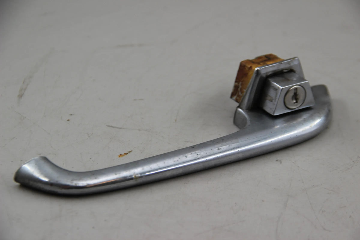 Original BMW E10 2002 ti tii turbo Verschluss rechts Türgriff Griff 51216442101