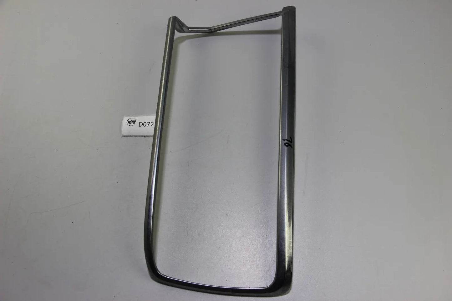 BMW E12 Heckleuchte Rücklicht Heckleuchte rechts chrom Rahmen taillight frame