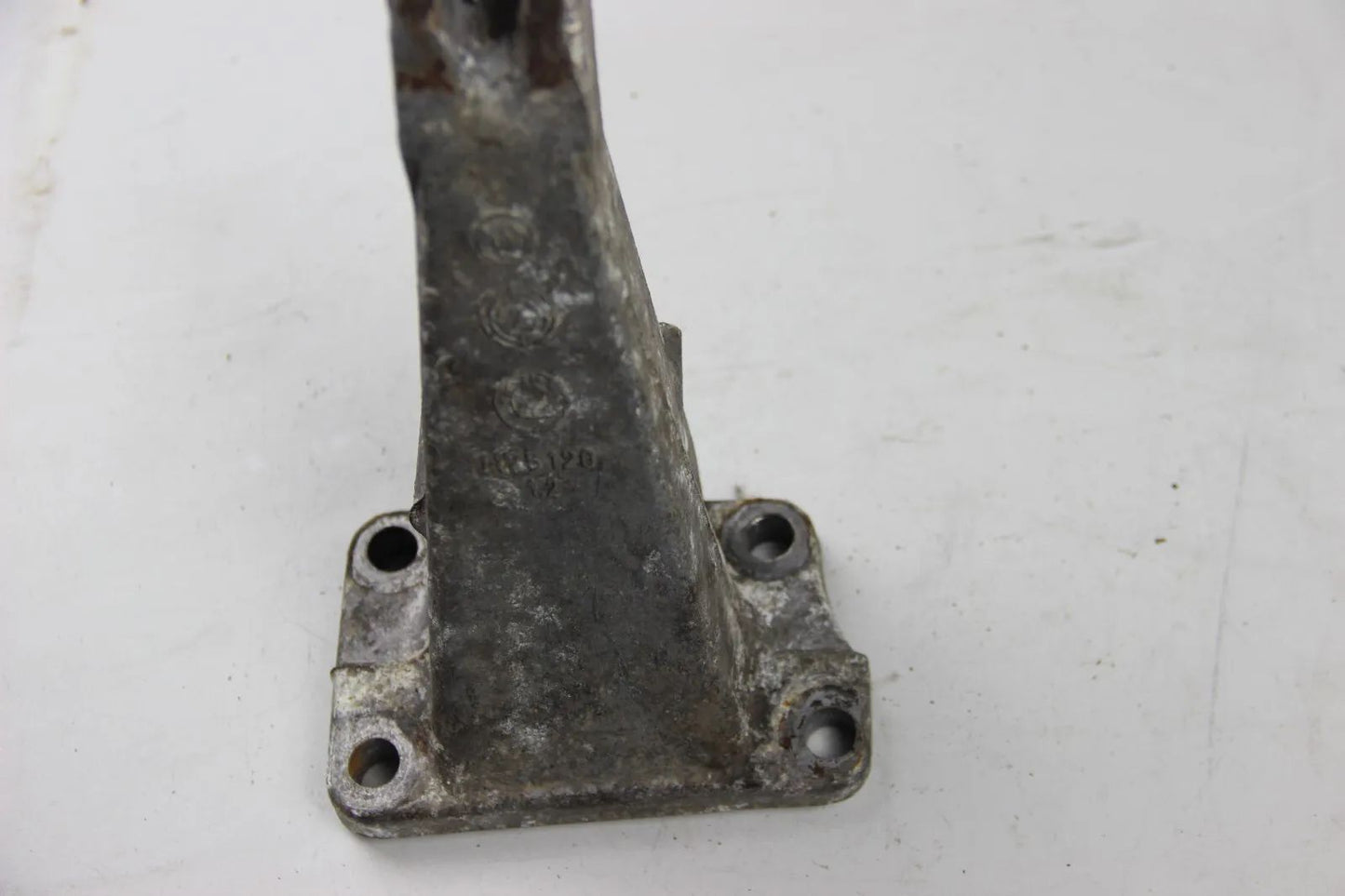 BMW E23 Motorhalter Tragbügel Motorträger Rechts 1175120