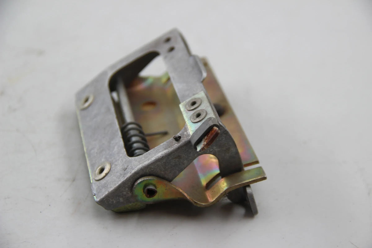 Original BMW E3 2500 - 3.3 Li Grundplatte hinten links 51221800433