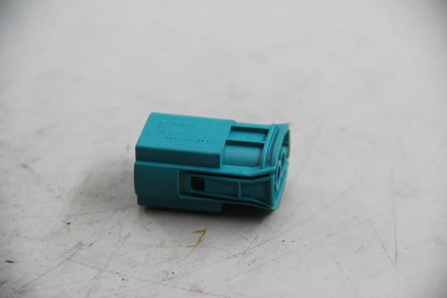 Original BMW E82 E88 E46 Universal-Buchsengehäuse uncodiert NOS NLA 61138352390