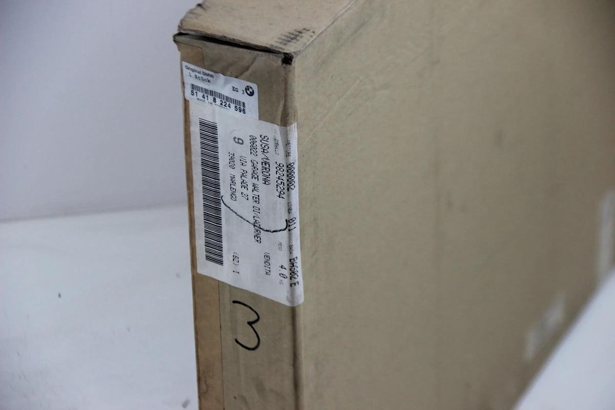 Original BMW E46 316i-330xi Türverkleidung vorn rechts 51418224596