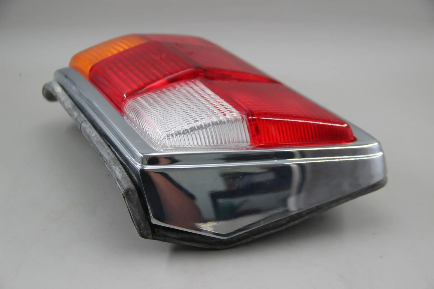 Original BMW E12 518 520 525 528 520i M10 Heckleuchte rechts 63211354416