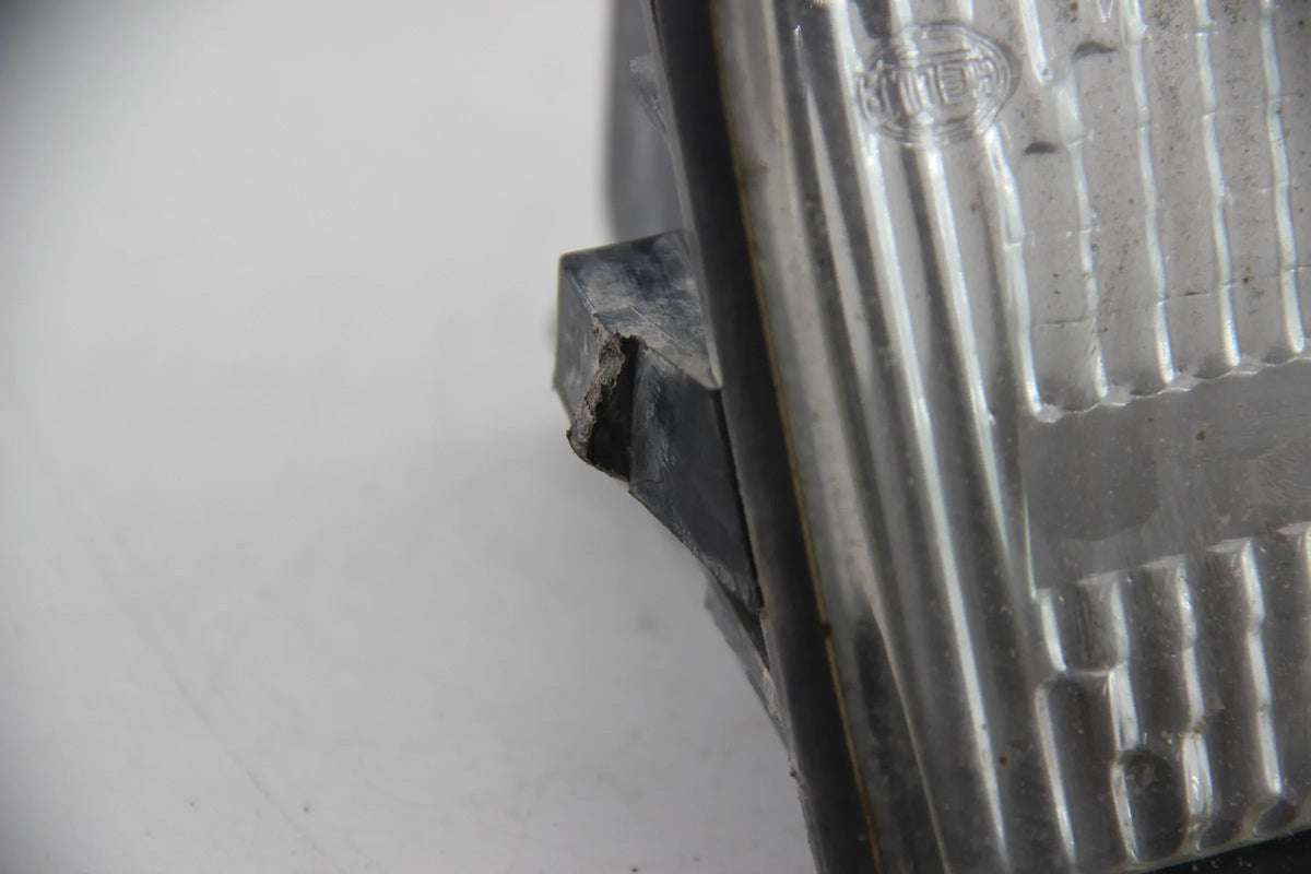 Original BMW E34 3er Nebelscheinwerfer rechts beschädigt 1384232