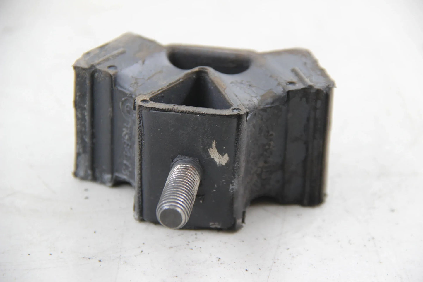 Original BMW E34 5er 520i M50 Gummilager 23701138413