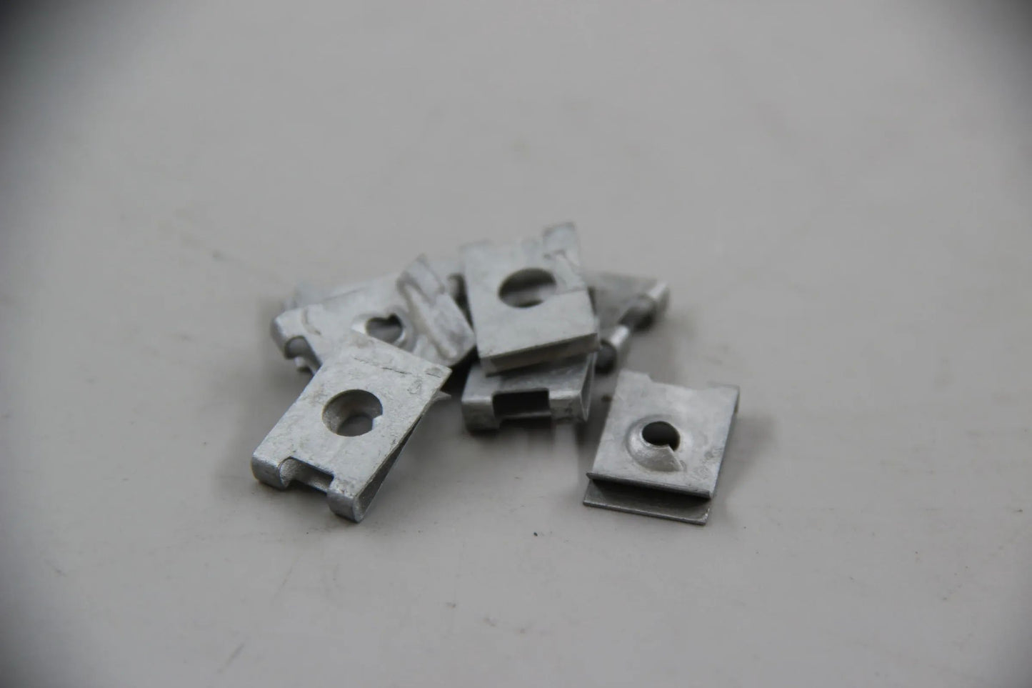 Original BMW F11 520i-550i E53 X5 3.0d E71 E72 7x Blechmutter 4,8-8 07129901655