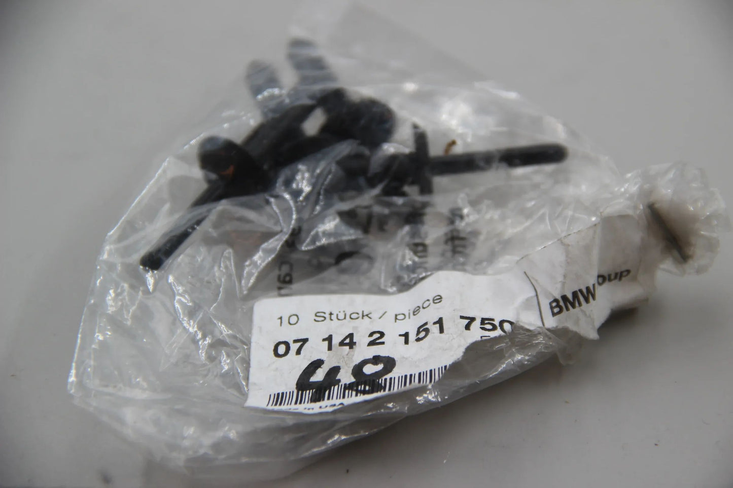 Original BMW X3 F25 X5 E70 X6 E71 E72 4x Blindniet Niete Plastik 07142151750