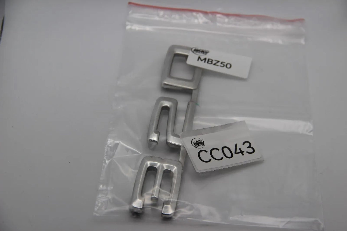 Original BMW E2 320 Modellbezeichnung Emblem Badge Schriftzug 51141869972