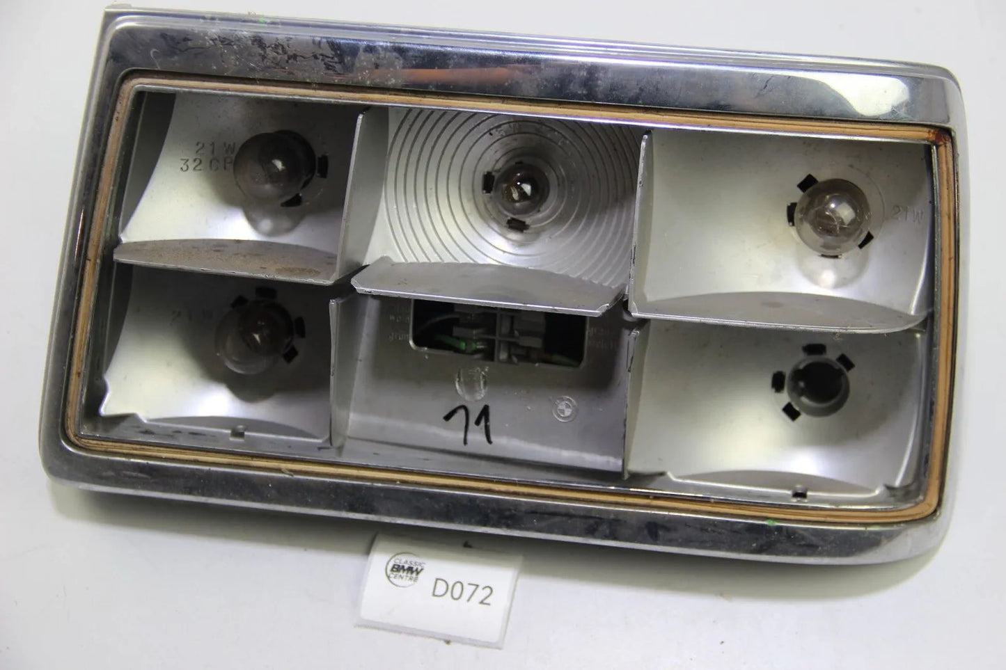 BMW E12 Lampenträger Chrom Rahmen Dichtung Heckleuchte rechts
