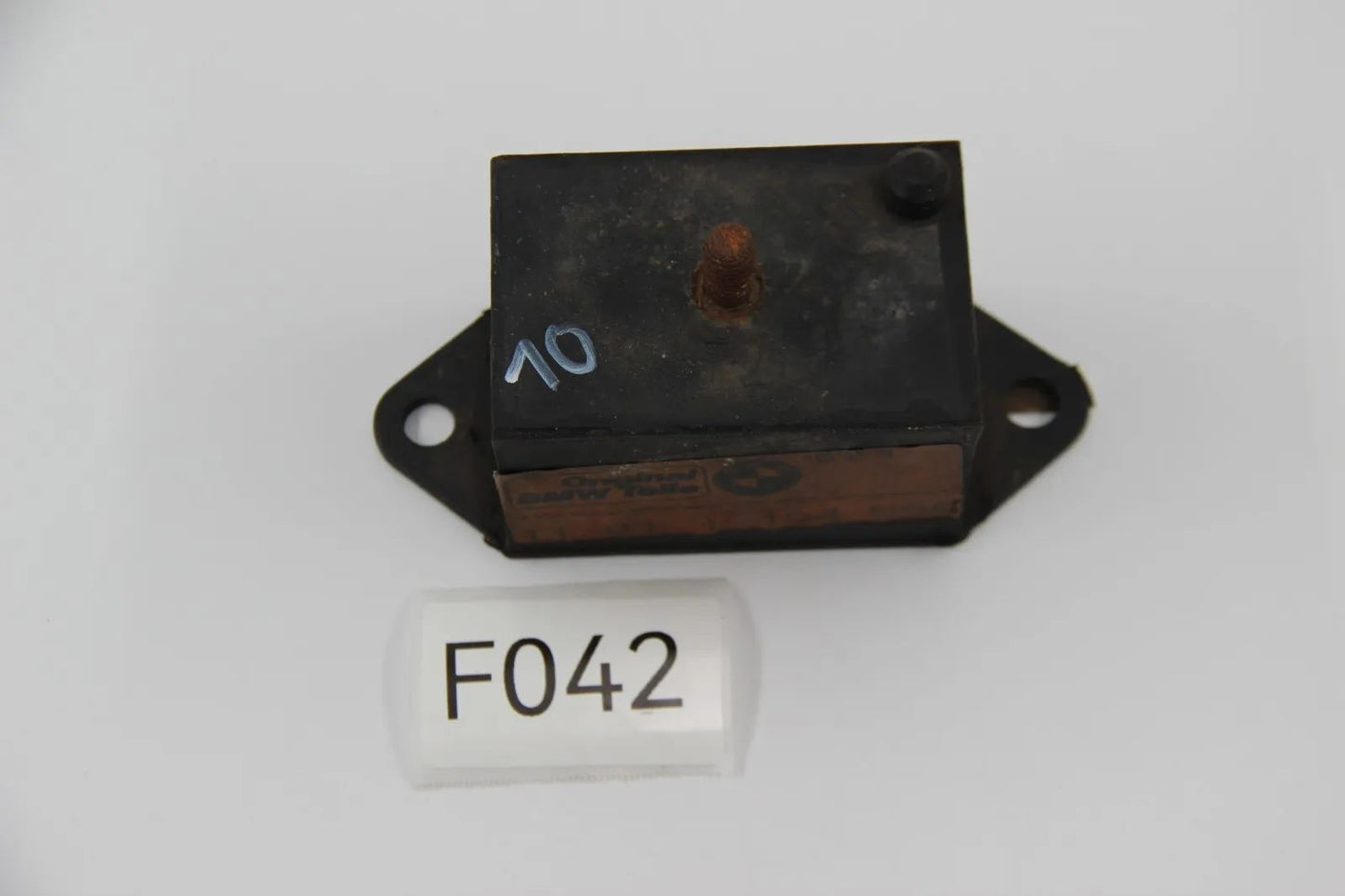 Original BMW E10 M10 Neueklasse M10 4-Zyl Gummilager rechts NOS 11811104588