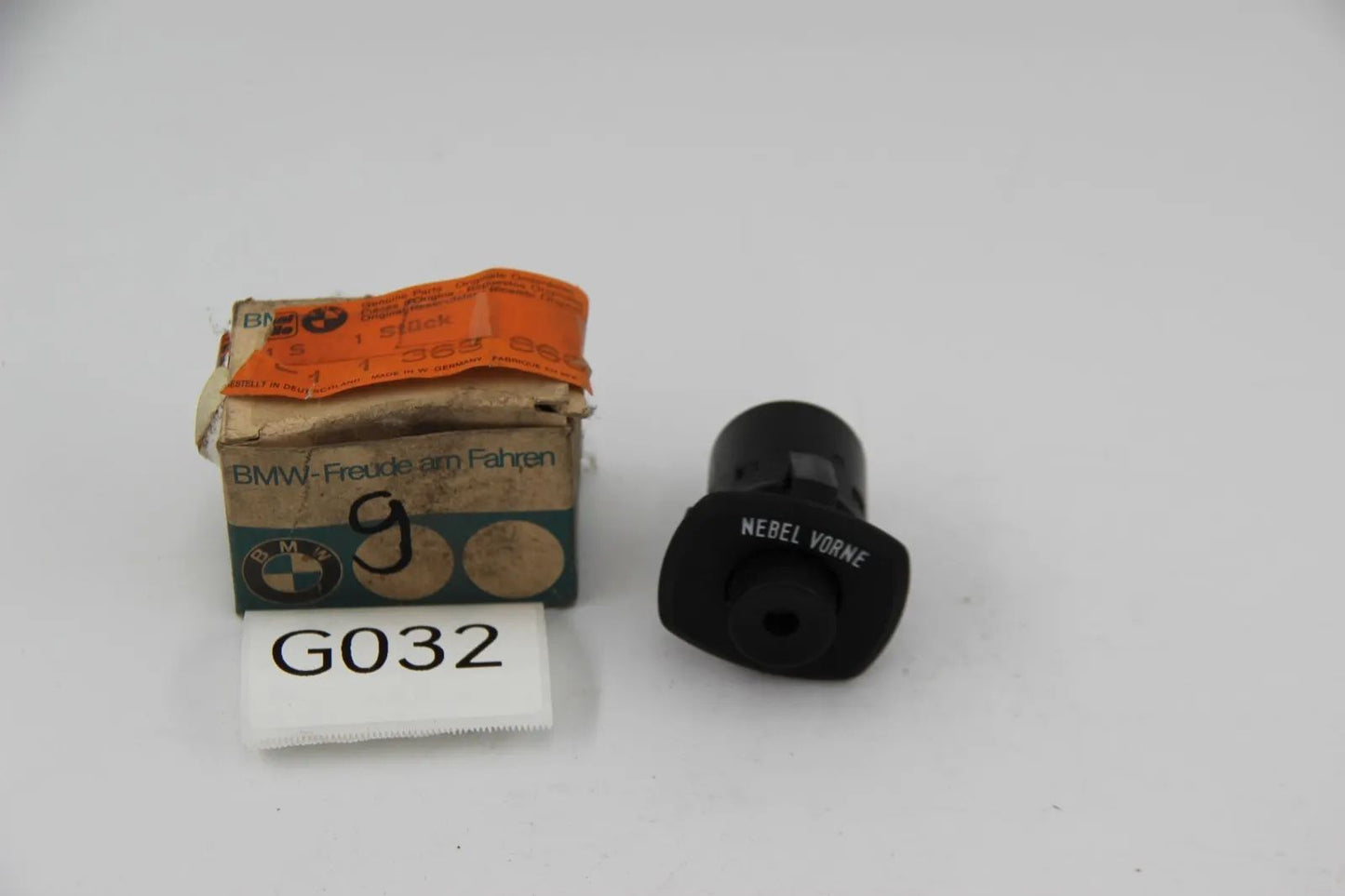 BMW E12 518-528i Schalter Nebelscheinwerfer mit Beschriftung NOS 61311363866 Neu