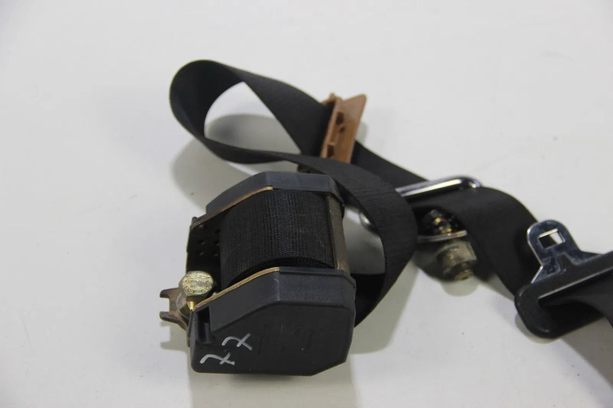 Original BMW E24 635csi Sicherheitsgurt rechts hinten Seatbelt OEM 1875228