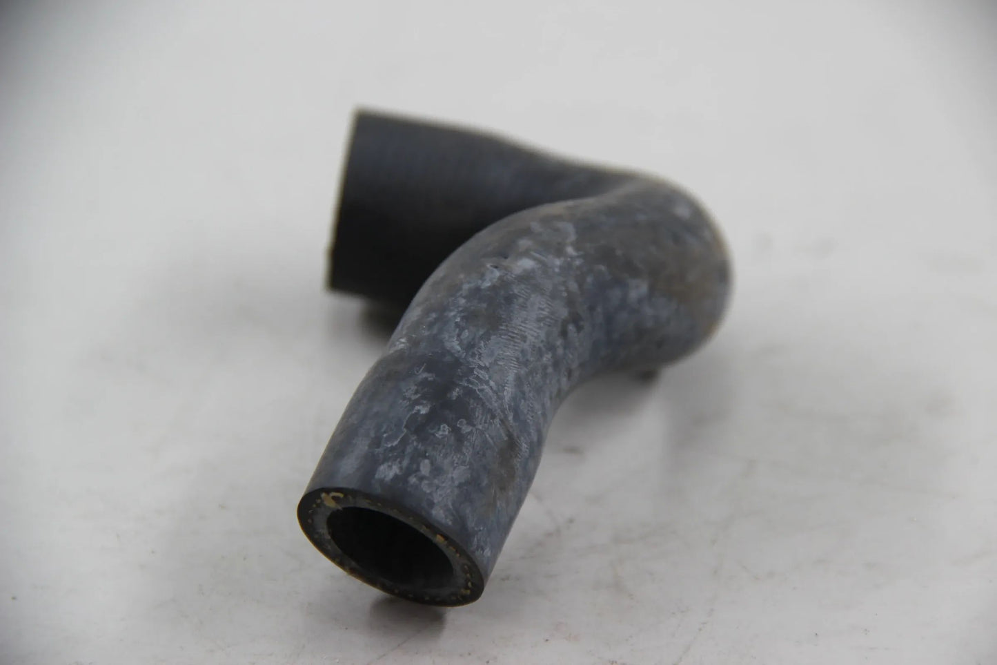 Original BMW E21 E28 E34 E32 Schlauch Zusatzwasserpumpe-Wasserventil 64211379956