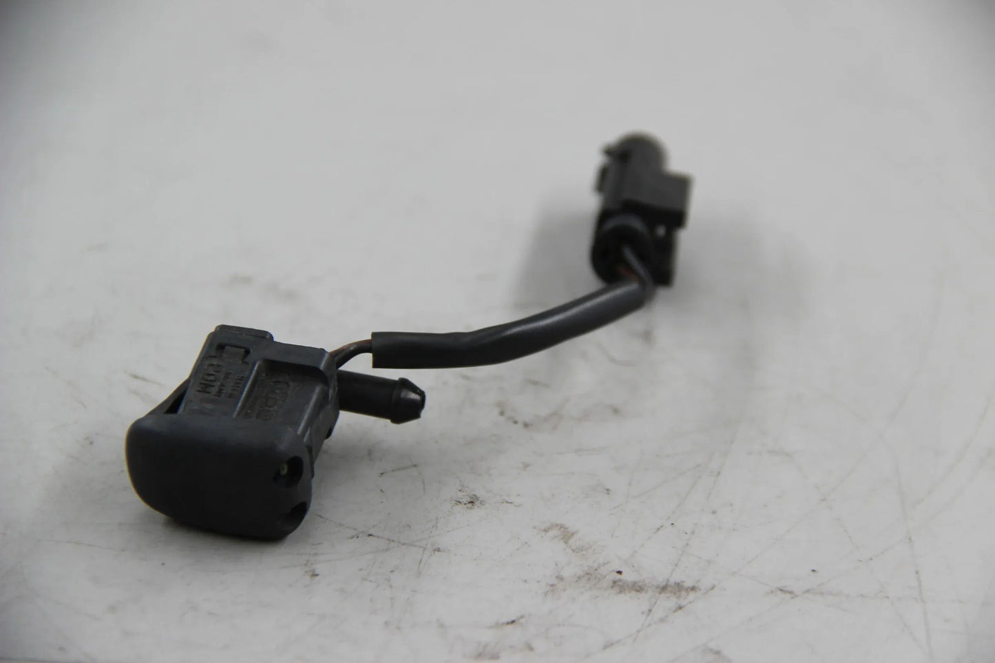 Original BMW E39 520i 523i 525i-540i M5 Spritzdüse heizbar NOS NLA 61668361039