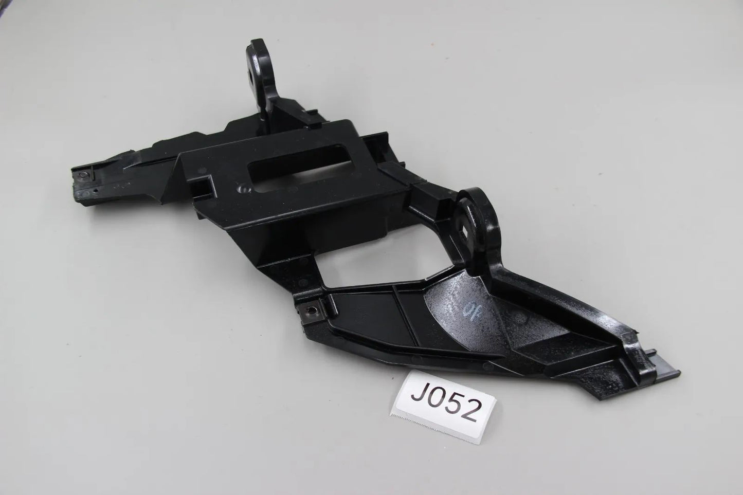 Original BMW E53 X5 Serie Hella rechte Lampenhalterung/ Scheinwerferhalterung