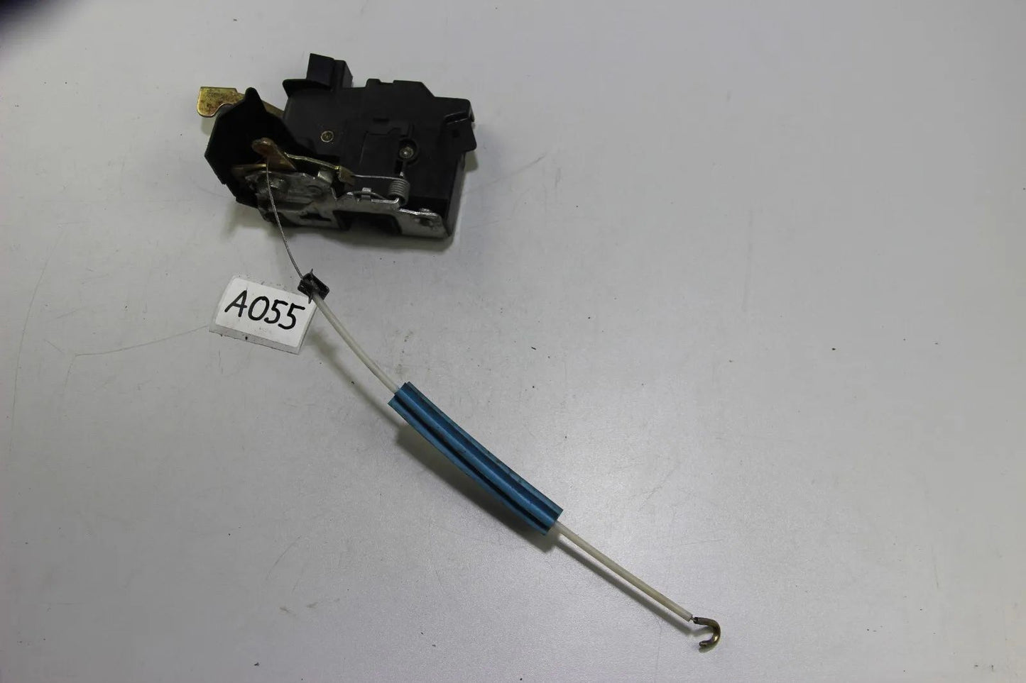 Original BMW E32 Türschloss Drehfallenschloss vorne links 8105781 Door lock