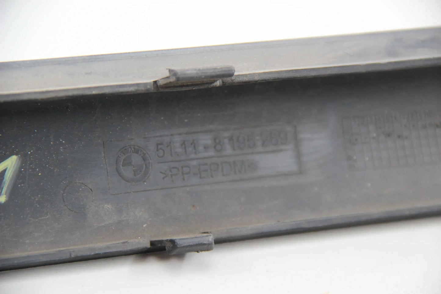 Orig. BMW E46 316i-330i Limousine Stossleiste Stossfänger vorn links 51118195289