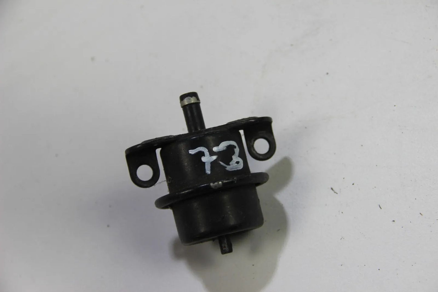 Original BMW E32 Benzindruckregler M30 Fuel Pressure Regulator 1711543 7er