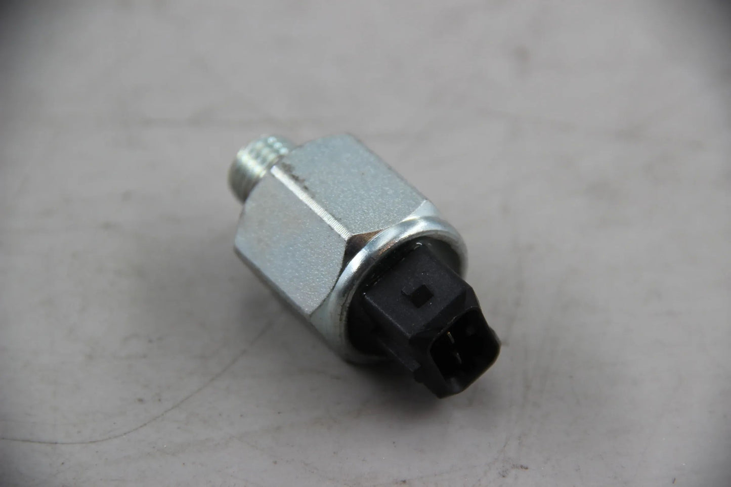 Original BMW E39 535i 540i E60 E63 E64 E32 E38 E31 Öldruckschalter 12611715504