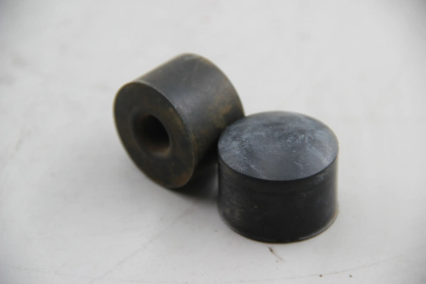 Original BMW E30 E36 E46 E28 E34 E31 E83 E85 E86 Z1 2x Gummipuffer 17111178412