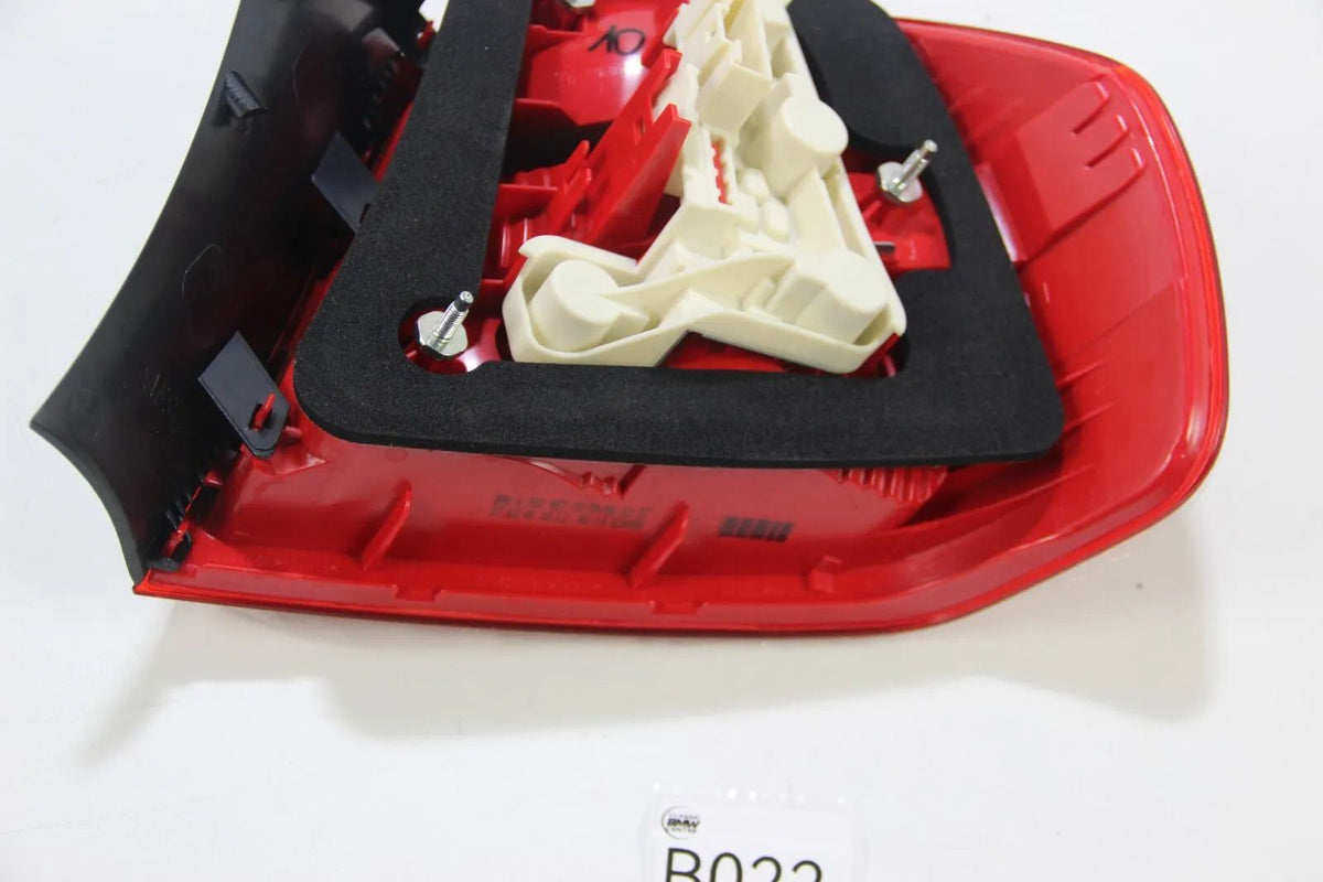 Original BMW E90 3er heckleuchte Seitenwand Links Taillight Light 6937457