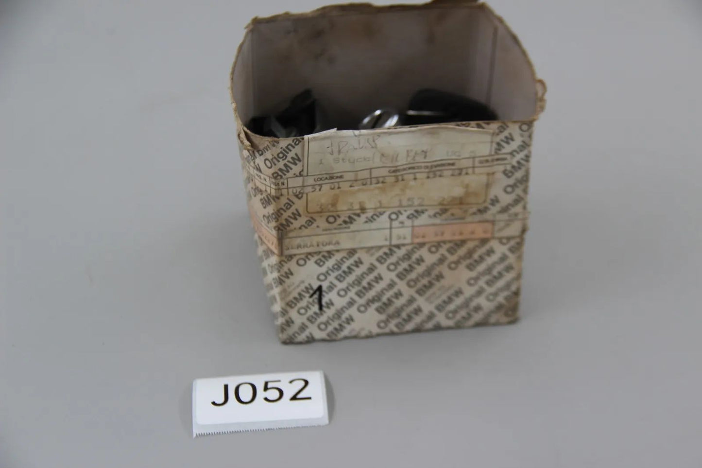 Original BMW E28 Limousine Reparatursatz/Set Gleichschliessung NOS 32311152271