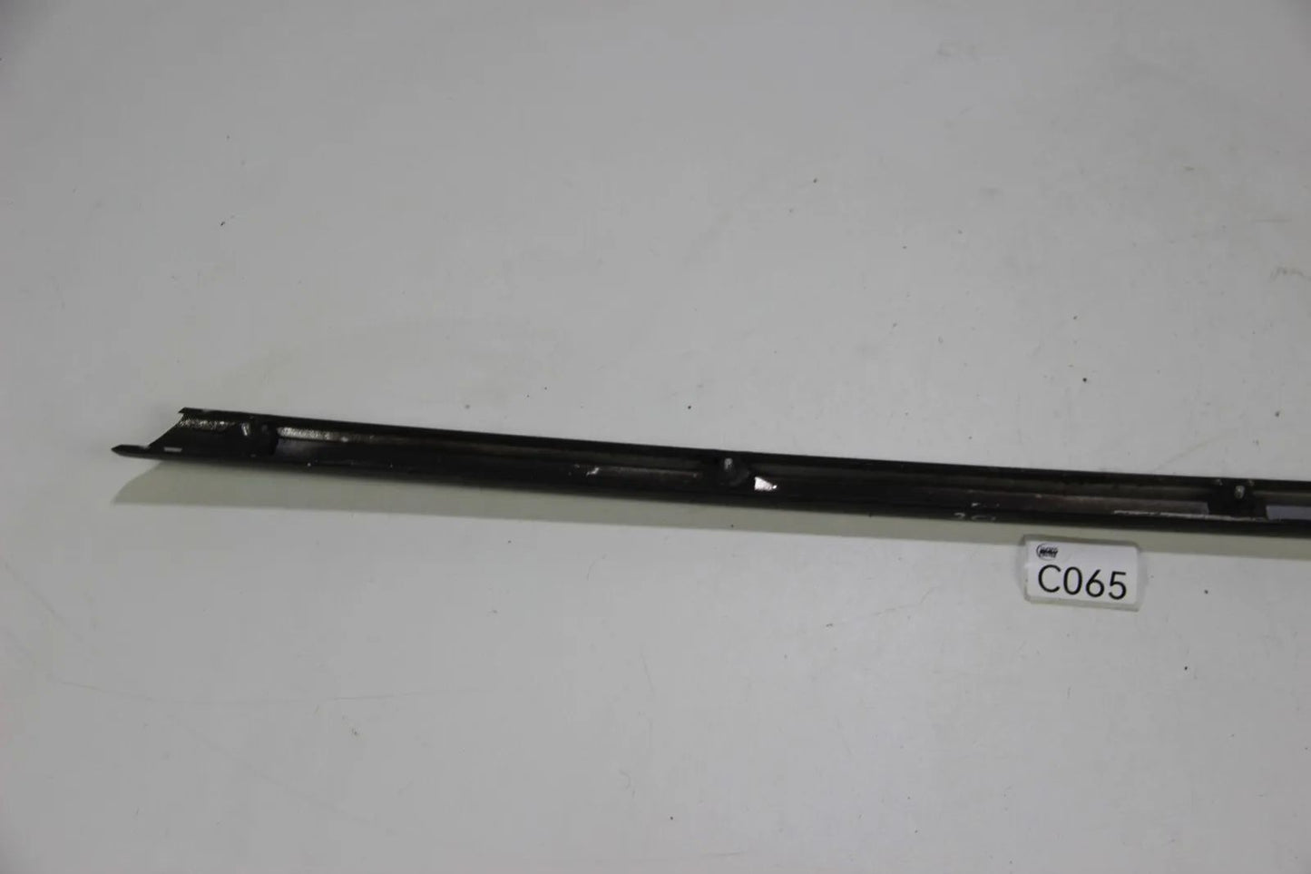 BMW E10 1502-2002 bis 71' Chrom Leiste Abschlussblech hinten Rundleuchter Black