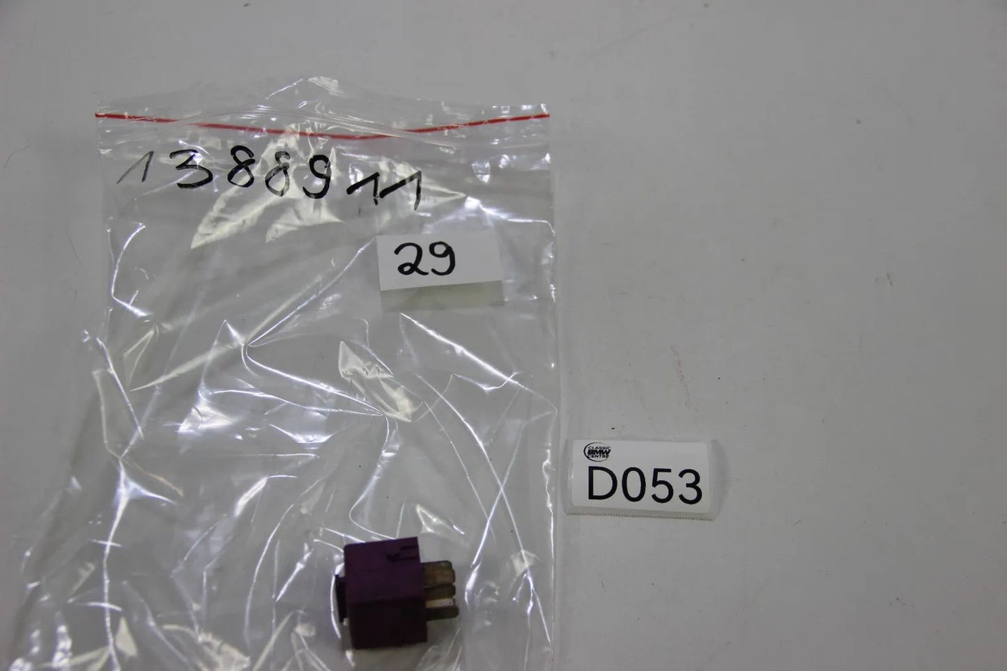 BMW 114 CMSP E3 E21 E30 E12 E24 Relais Wechsler signalviolett 61361388911