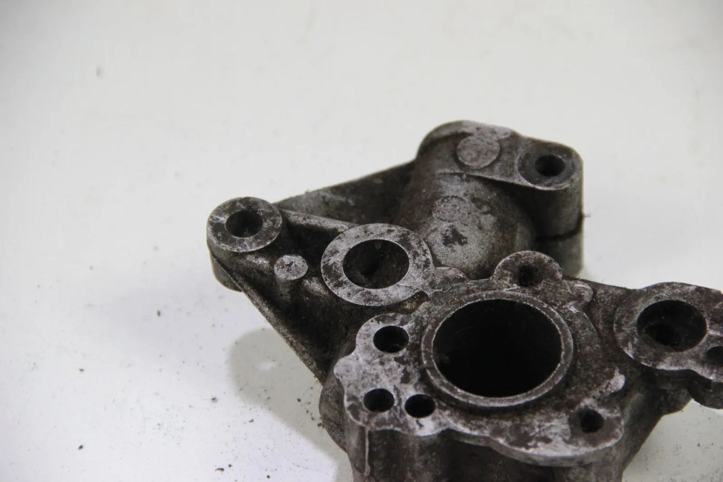 Original BMW E10 E12 E21 M10 Zylinderkopf Verteilerstück Cylinder Head Ignition