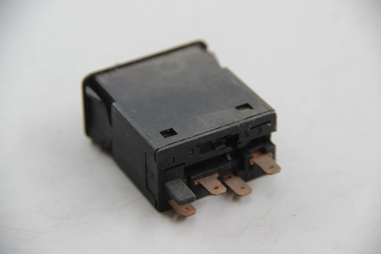 Original BMW E28 518i-535i 5er Schalter Nebelschlussleuchte NOS NLA 1368894