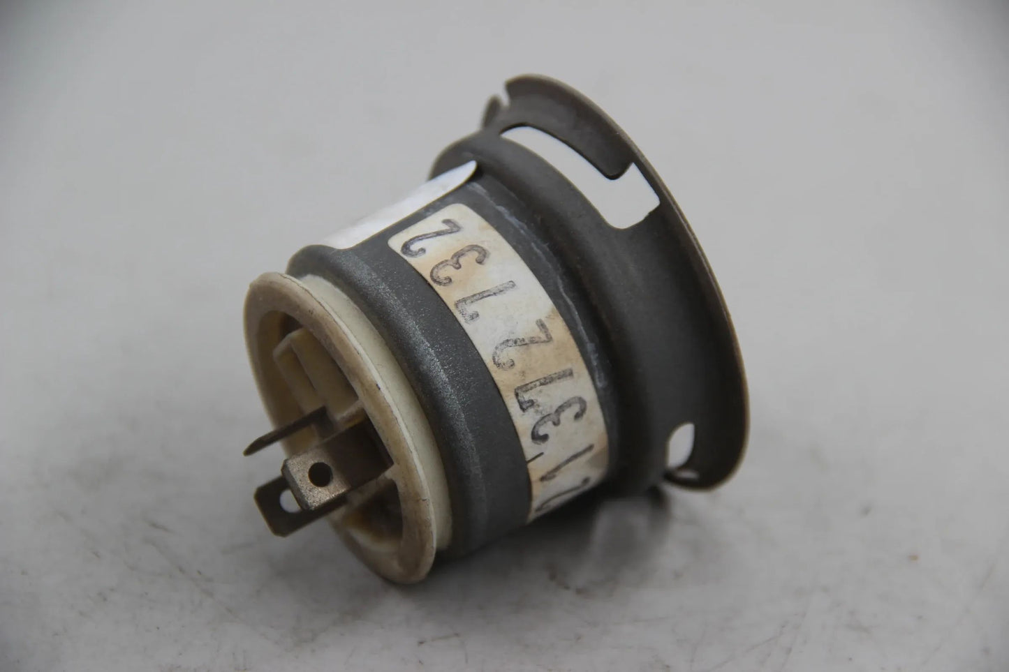 Orig. BMW E9 E21 E30 E12 E28 E24 E23 Abdeckkappe Scheinwerfer HELLA 63121372732