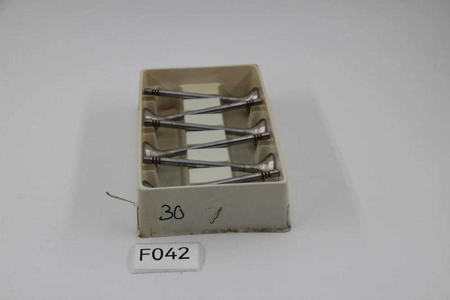 Original BMW E30 E28 M21 Auslassventile 31,0/6,94MM NOS 11341275965