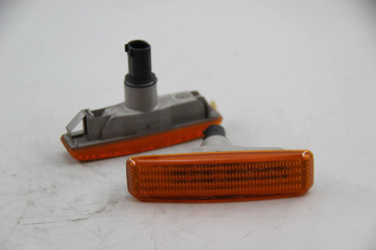 Original BMW E39 520i-540i Limousine Touring 2x Zusatzblinkleuchte 63148360589