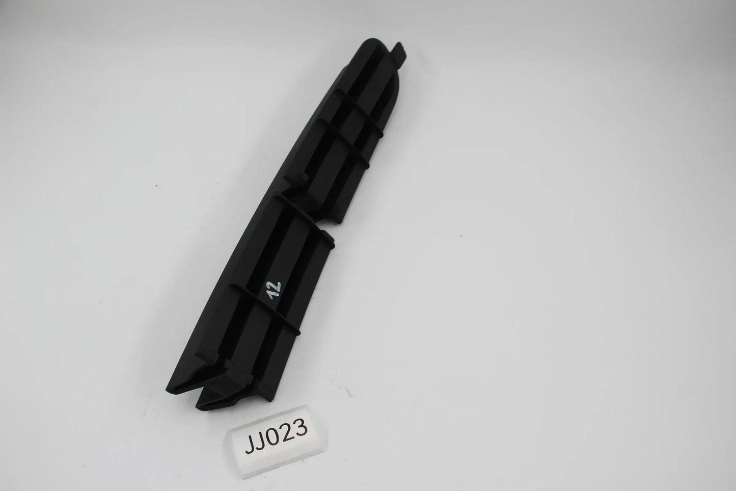 Orig BMW E46 318i M43 Gitter geschlossen rechts Verkleidung vorn 51118226612