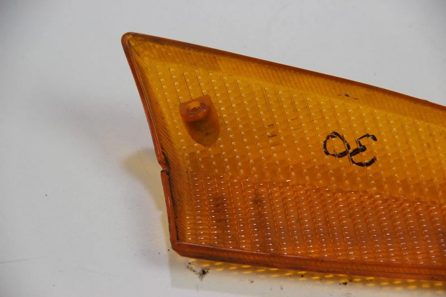 Original BMW E21 3er Blinker Scheibe/Plastik links Lichtscheibe 1359162