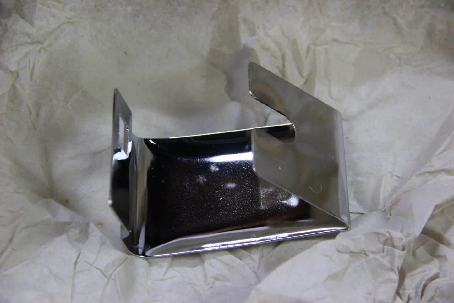 NEU Original BMW E21 316 318 318 320 320i 323i M10 M20 Blende rechts 51121834908