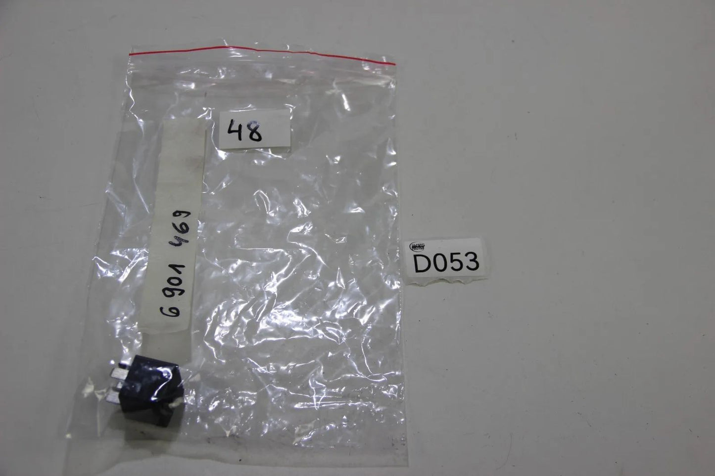 Original BMW E46 E90 E39 E60 Relais Relay Schliesser schwarz 61366901469